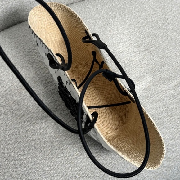 Pre-Owned Loewe Paula's Ibiza Small Sequin Anagram Basket Bag Silver - Picture 6 of 10